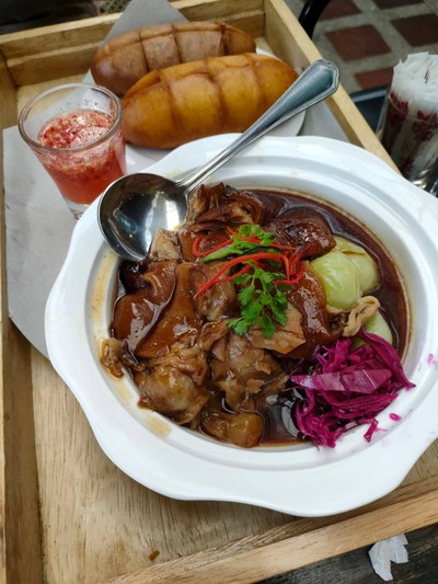 หมูอบหมั่นโถว