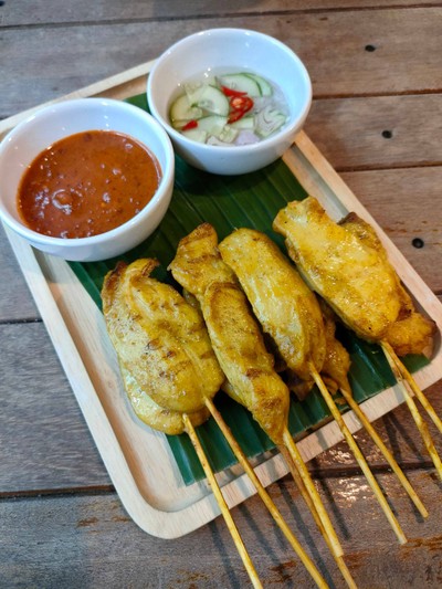 ไก่สะเต๊ะ