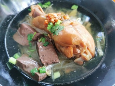 เมนูของร้าน ก๋วยเตี๋ยวไก่บางบัว