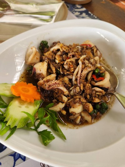 อาหาร หรือ เครื่องดื่ม