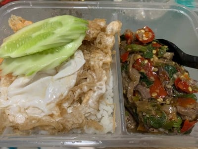 ข้าวเป็ดผัดซอส +ไข่ดาว