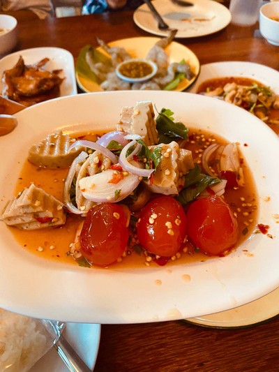 ยำหมูยอไข่แดงเค็ม