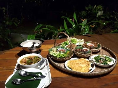 ติดใจในบรรยากาศ อาหารเย็นมื้อนี้