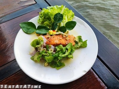 สลัดแซบแซลมอนอะโวคาโด
