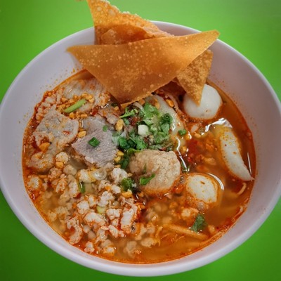 เส้นเล็กต้มยำ