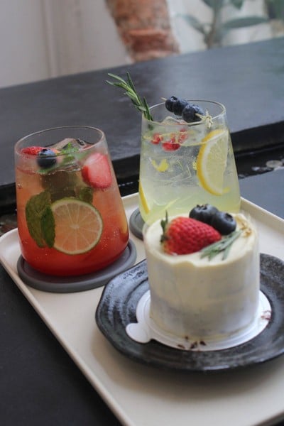 เมนูของร้าน Roof Cafe Rawai -