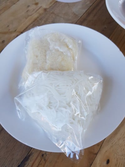 ข้าวเหนียว ขนมจีน