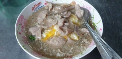 เมนูของร้าน โตมอญราดหน้า ซอยเมืองเอก