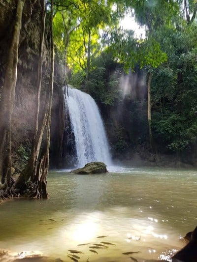 น้ำตกเอราวัณ