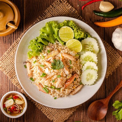 ข้าวผัดปู กระทะเหล็ก