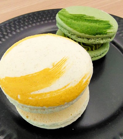 Cream Cheese Jelly Yuzu Macaron