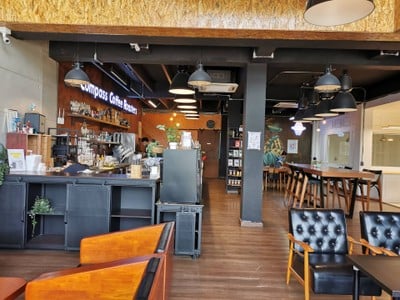 บรรยากาศ COMPASS COFFEE ROASTERS กบินทร์บุรี