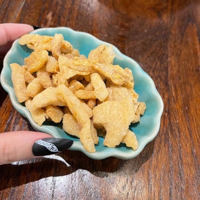 A6. กากหมูเจียว