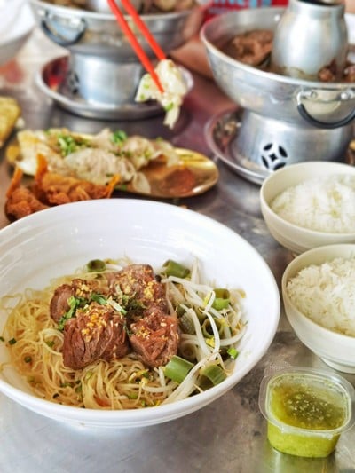 บะหมี่แห้งเนื้อตุ๋น