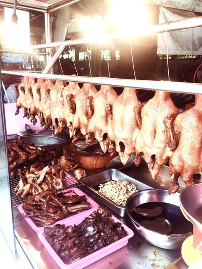 เป็ดพะโล้และหางหมูระเบิดโอ่ง