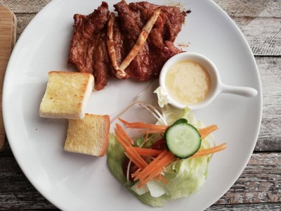 สเต็กหมูเฮิร์นโฮม(เผ็ด)