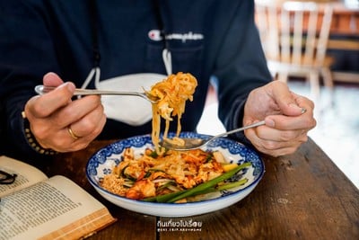 ผัดไทยกุ้งสด