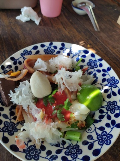 ใหญ่แห้งเย็นตาโฟ