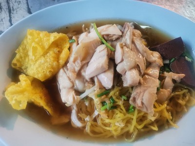 ก๋วยเตี๋ยวไก่สับ (ธรรมดา)