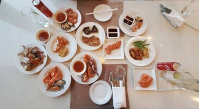 อาหาร หรือ เครื่องดื่ม