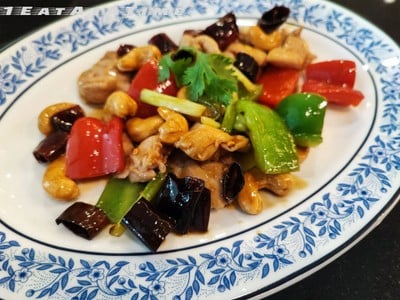 ไก่ผัดเม็ดมะม่วง
