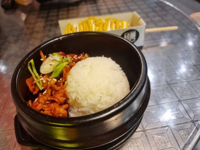 ข้าวหน้าหมูสไปซี่บุลโกกิ 매콤불고기 밥