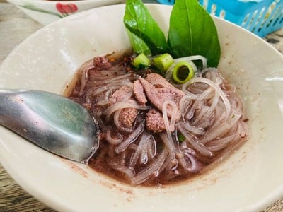เมนูของร้าน ลุงหงอกก๋วยเตี๋ยวเรืออยุธยาสูตรโบราณ/สเต็กคุณลุง ลุงหงอก