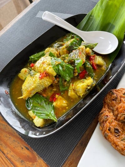 ปลากระพงผัดพริกสด