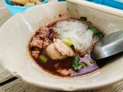 เมนูของร้าน ลุงหงอกก๋วยเตี๋ยวเรืออยุธยาสูตรโบราณ/สเต็กคุณลุง ลุงหงอก