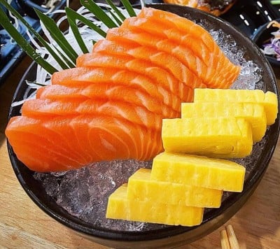 แซลม่อนซาซิมิ