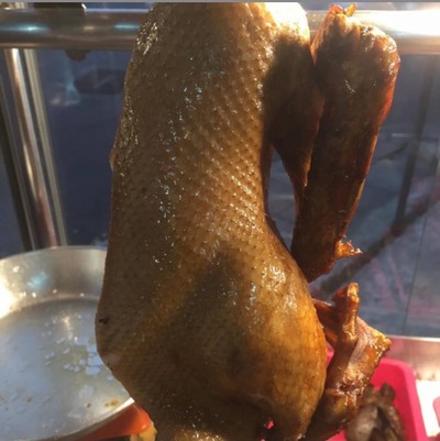 เป็ดพะโล้ครึ่งตัว