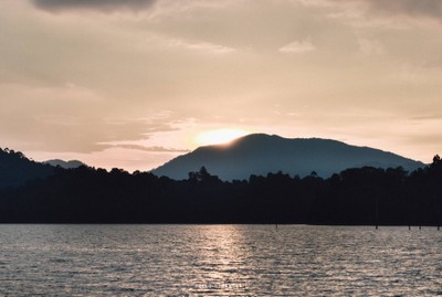 ทริปสโลไลฟ์เที่ยวใต้ชิลๆ ที่ เขื่อนเชี่ยวหลาน จ.สุราษฎร์ธานี