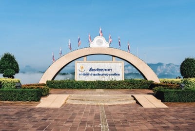 ทริปสโลไลฟ์เที่ยวใต้ชิลๆ ที่ เขื่อนเชี่ยวหลาน จ.สุราษฎร์ธานี