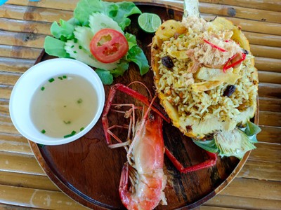 ข้าวผัดสับปะรด