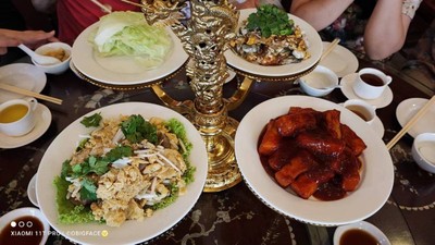 อาหาร หรือ เครื่องดื่ม