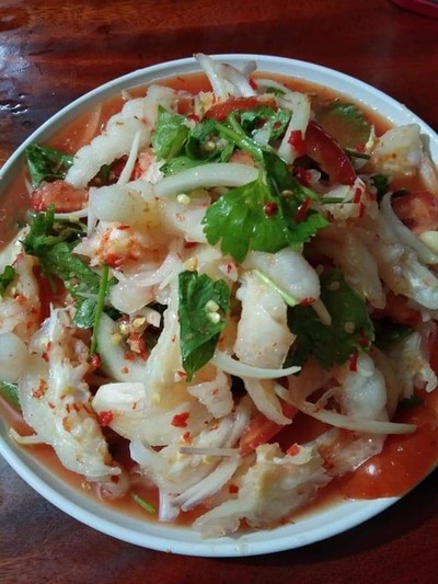 ยำตีนไก่