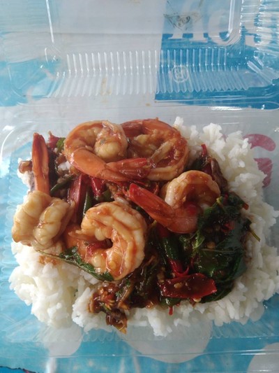 กะเพรากุ้ง