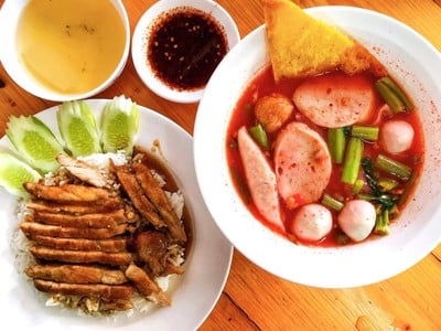 ข้าวหมูอบ / เย็นตาโฟ