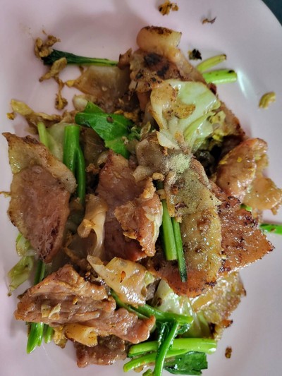 เส้นใหญ่ผัดซีอิ๊ว