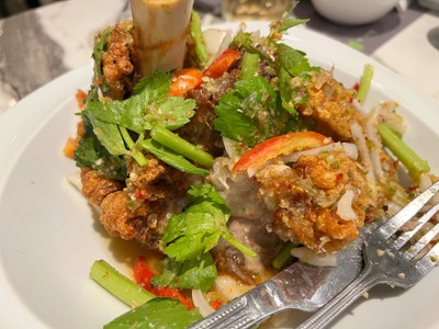 ขาหมูทอด