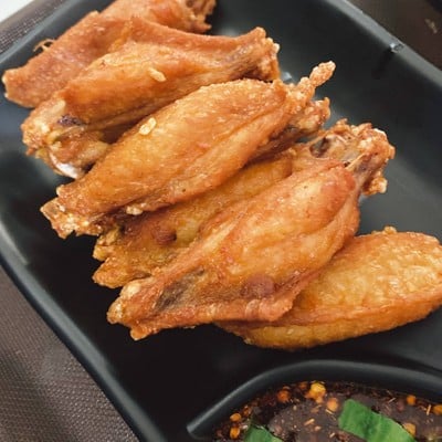 เมนูของร้าน ครัวพิมล ส้มตำ ไก่ทอด ผัดไทย หอยทอด ตลาดเสรีมาร์เก็ต เดอะไนน์