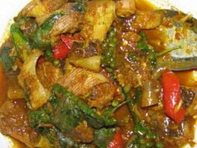 ข้าวผัดเผ็ดปลากระเบน