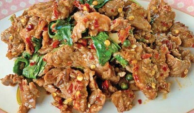 ข้าวผัดเผ็ดเนื้อกวาง