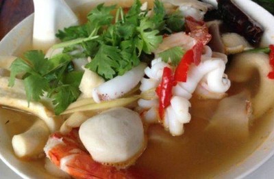 ต้มยำรวมมิตรน้ำใส