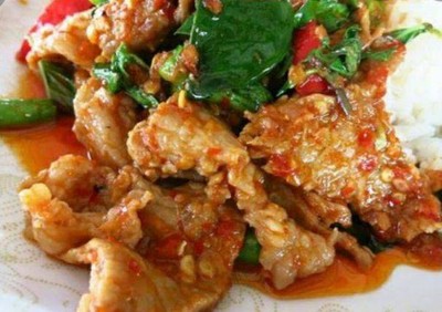 ข้าวผัดเผ็ดเนื้อสันใน