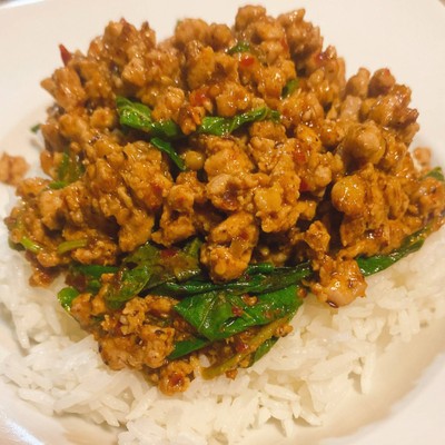กะเพราหมูสับ (สูตรกะเพราป่า)สูตรพิเศษของทางร้าน
