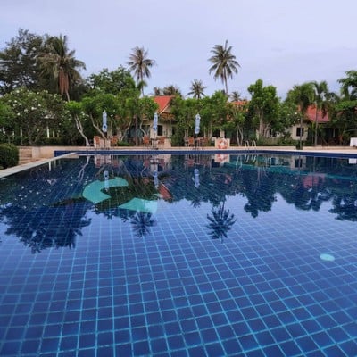 สระว่ายน้ำ/ชายหาด