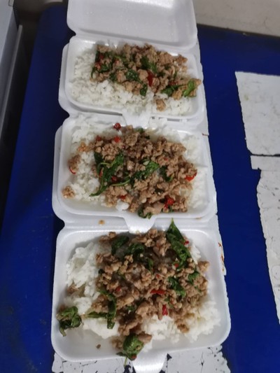 อาหาร หรือ เครื่องดื่ม