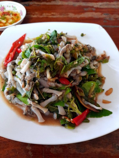 อาหาร หรือ เครื่องดื่ม