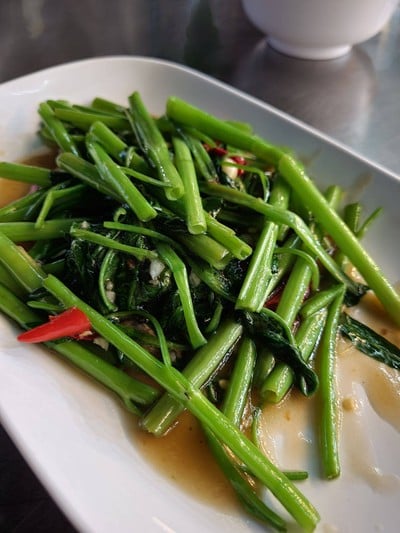 ผักบุ้งไฟแดง